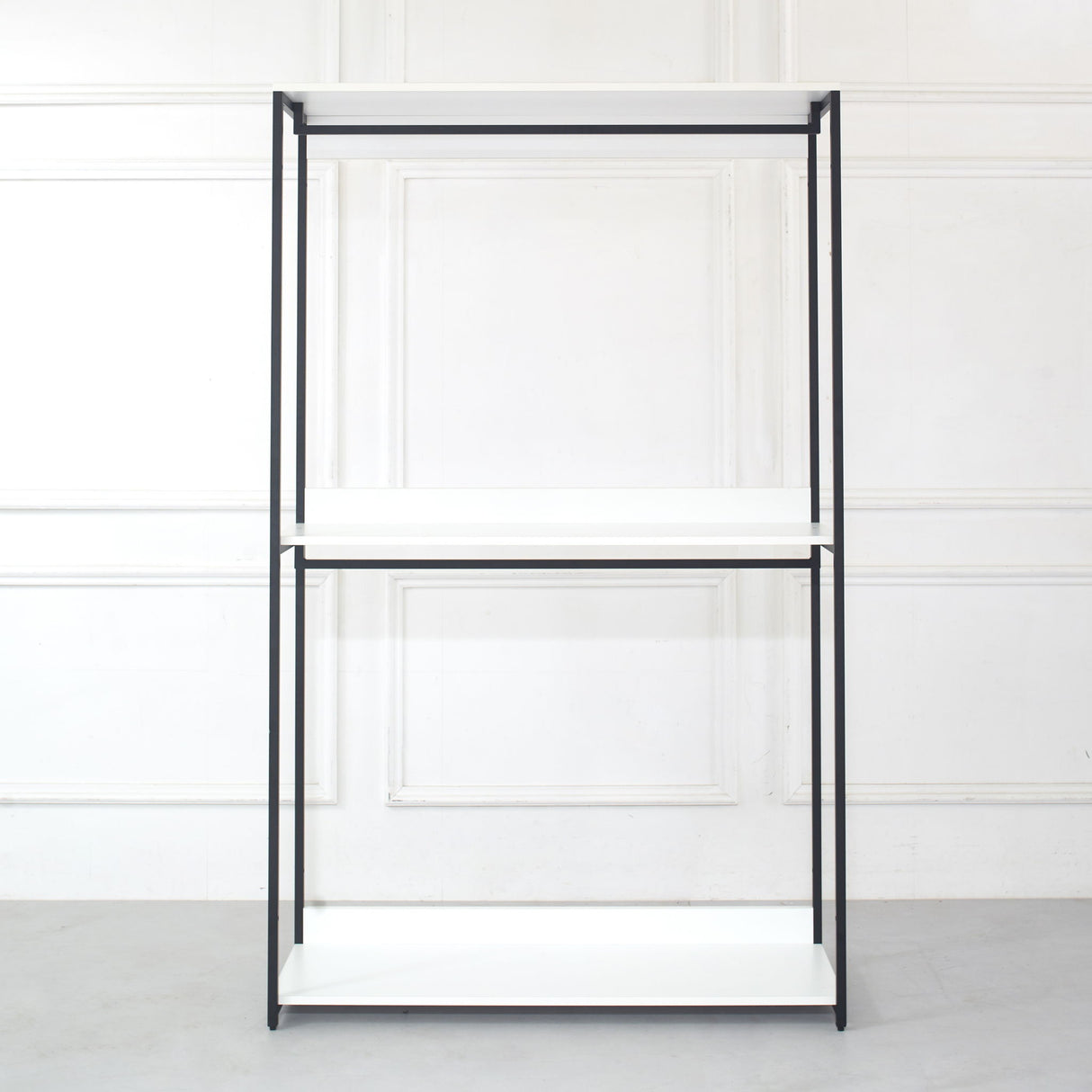 Fiona - Walk In Closet With Shelves