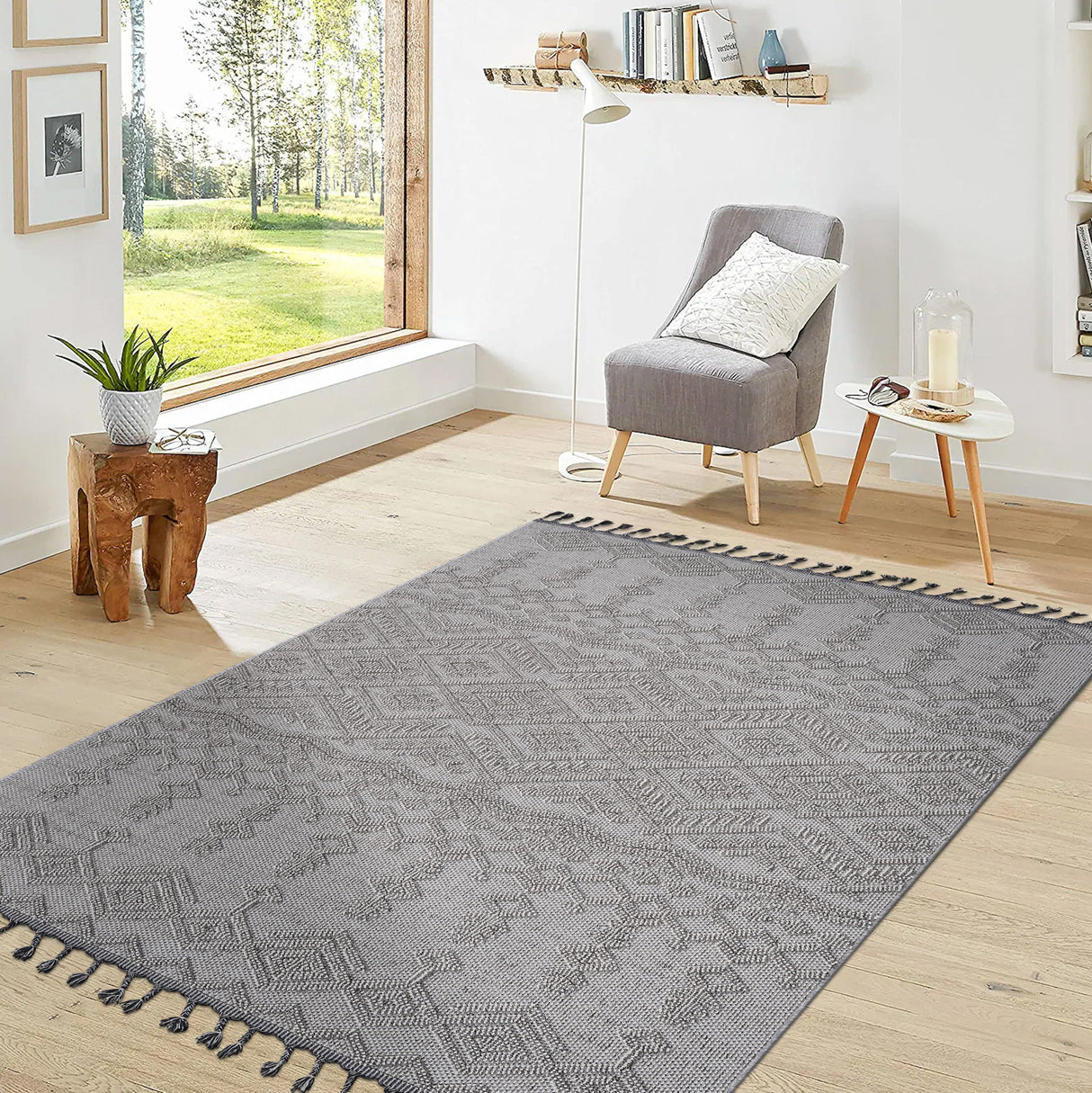 Guros - 8' X 10' Traditional Indoor / Outdoor Area Rug - White