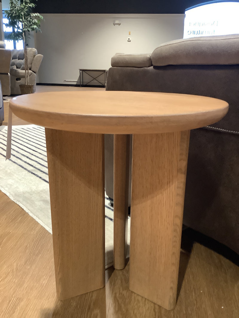 Solid Oak Sidetable