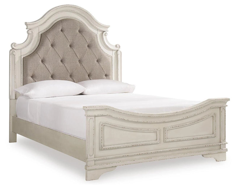 Realyn Upholstered Bedroom Set
