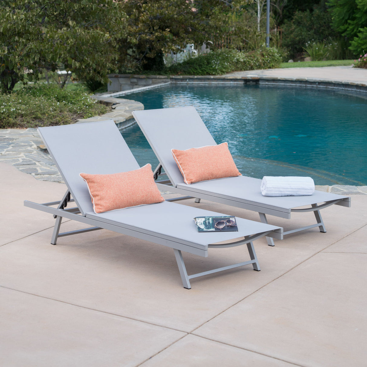 Salton - Chaise Lounge Outdoor Relaxation