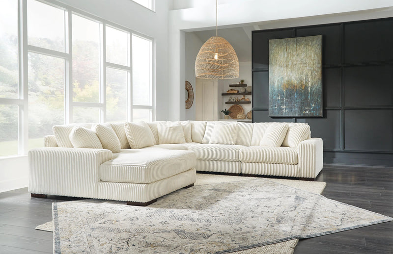 Lindyn Sectional with Chaise