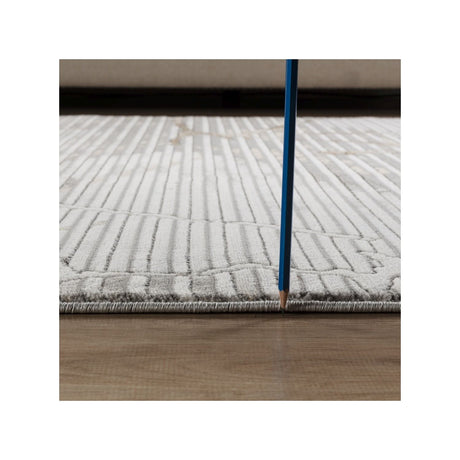 Geometrix - 5'3" X 7'3" Area Rug With Geometric, 3D Effect - Ivory / Gray