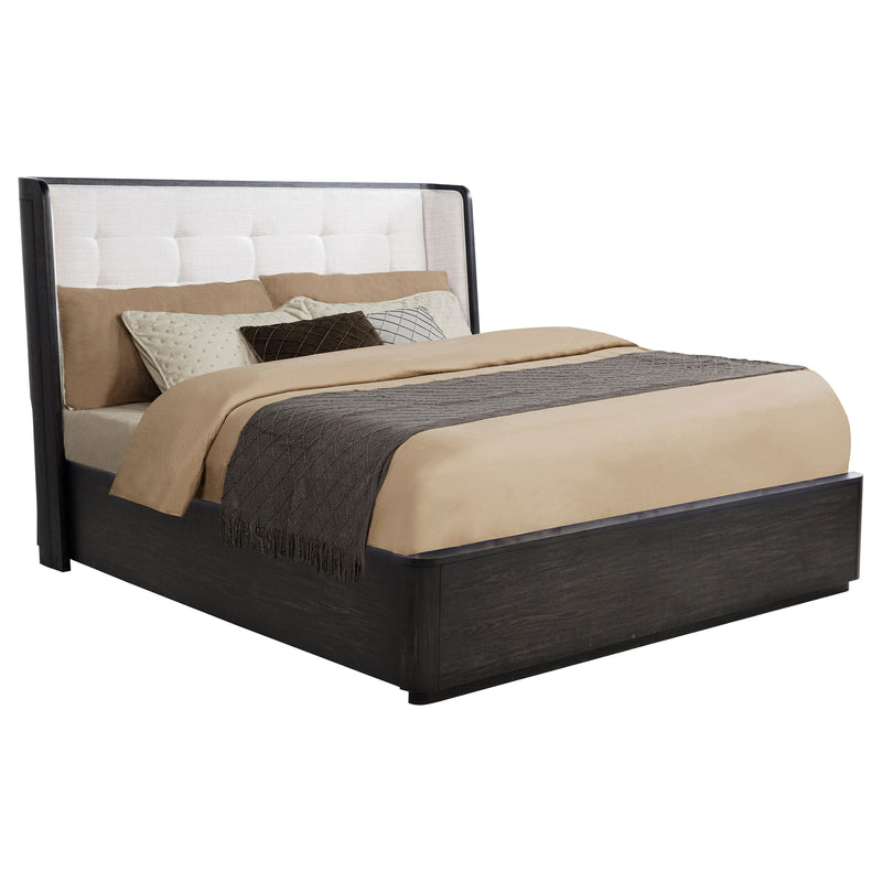 Leandro Wingback Bed