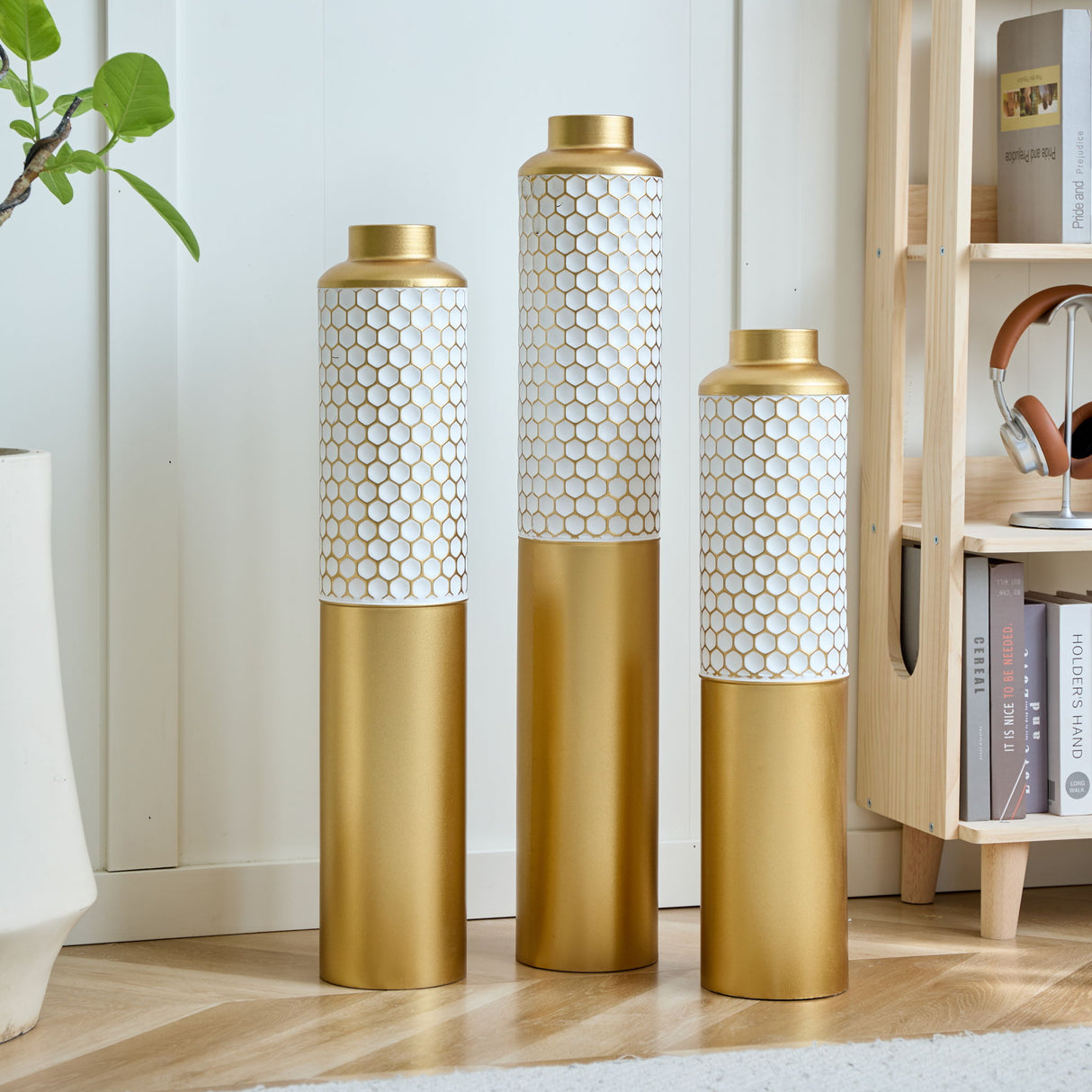 Modern Droplet Shaped Floor Vase Set Honeycomb Design, 3 Piece Metal Decorative Vases For Home Interior Display - Gold / White