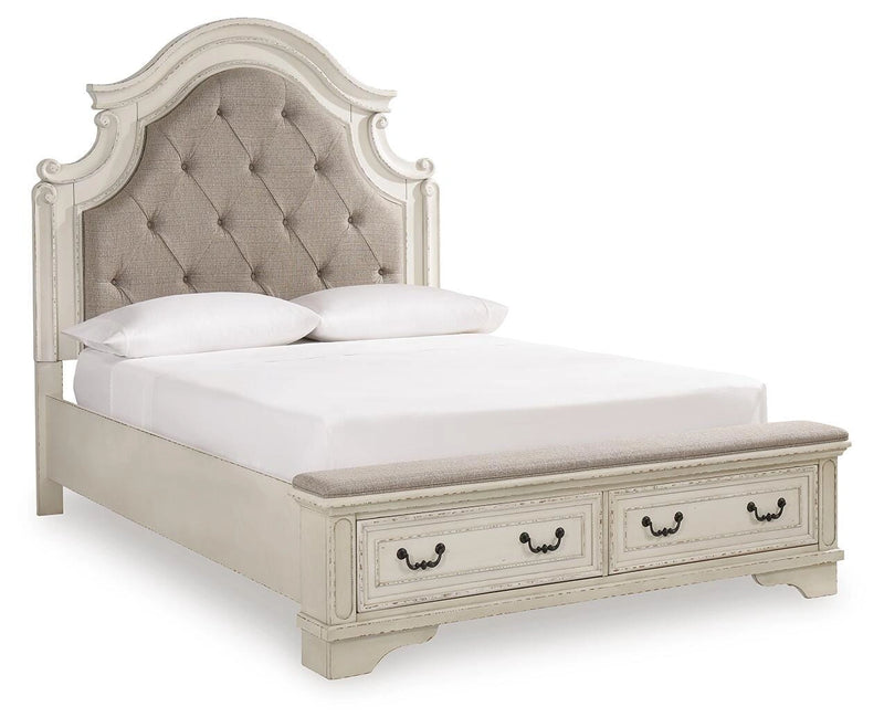 Realyn Upholstered Bedroom Set