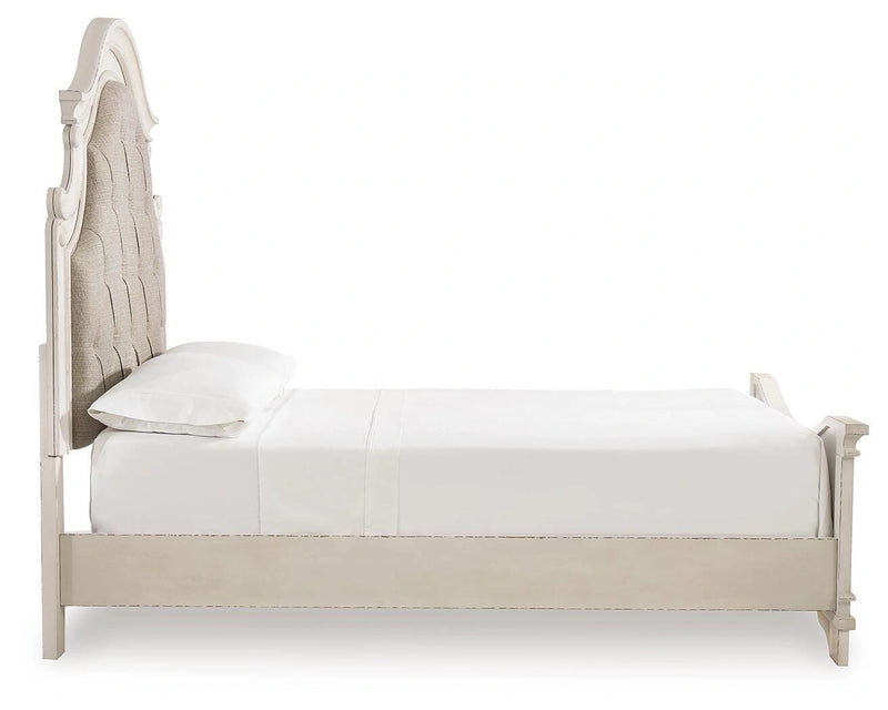 Realyn Upholstered Bedroom Set