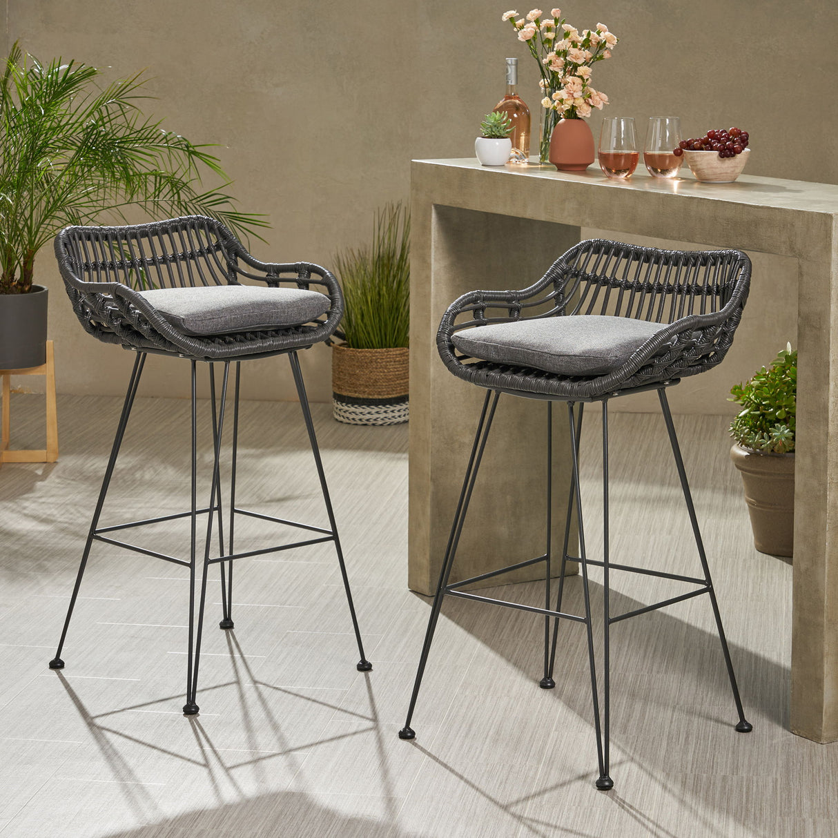 Outdoor Rattan Bar Chair With Metal Legs