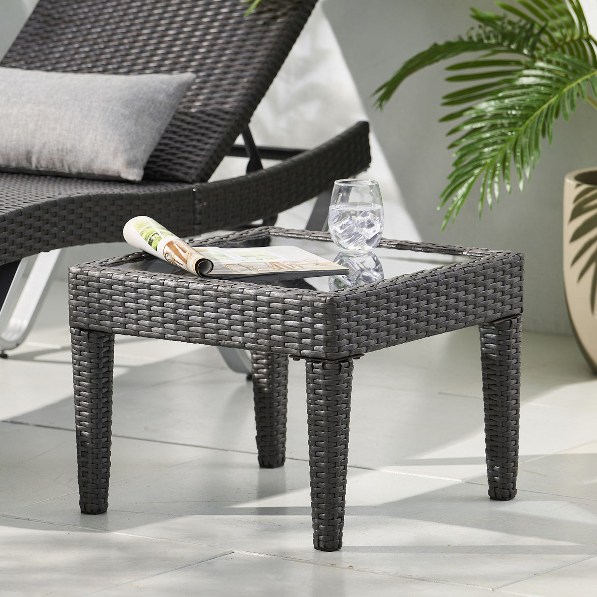 Outdoor Antibes Wicker Side Table, Accent Table - Gray