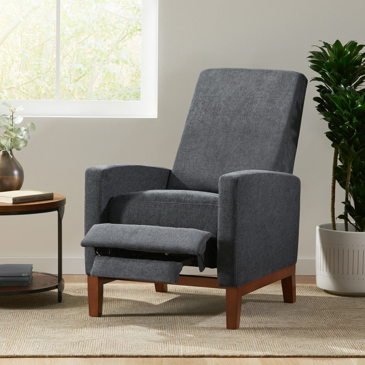 Contemporary Wide Manual Club Recliner